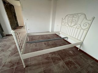 Cama Ikea blanca metal