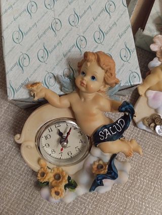 2 Adornos Angelitos: Reloj & Portafotos