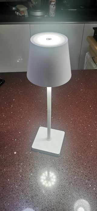 Lampada da tavolo LED USB bianca