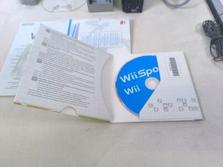 Nintendo Wii - Consola + Wii Sports + mandos