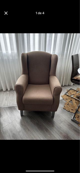 Sillón marrón de tela
