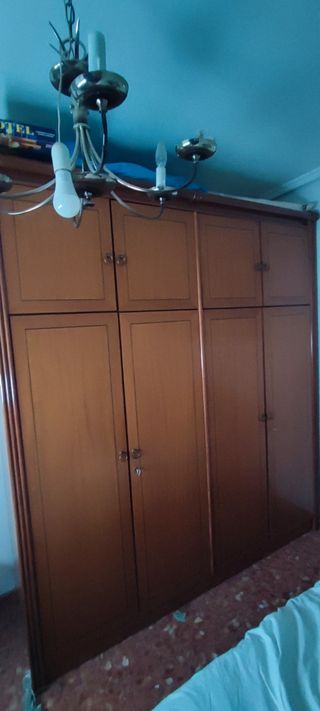 Armario madera grande