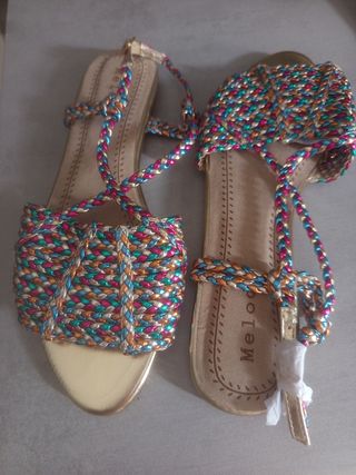 Sandalias planas multicolor