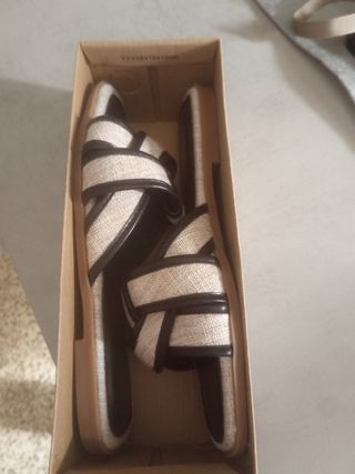 Sandalias planas multicolor