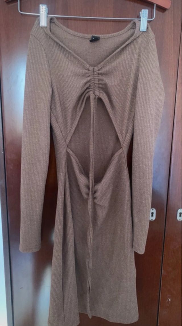 Vestido marrón ajustado