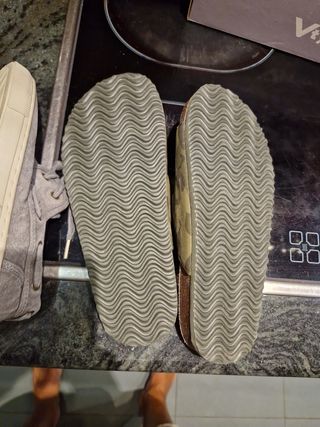 Zapatillas y sandalias niño 35y 36 NUEVAS