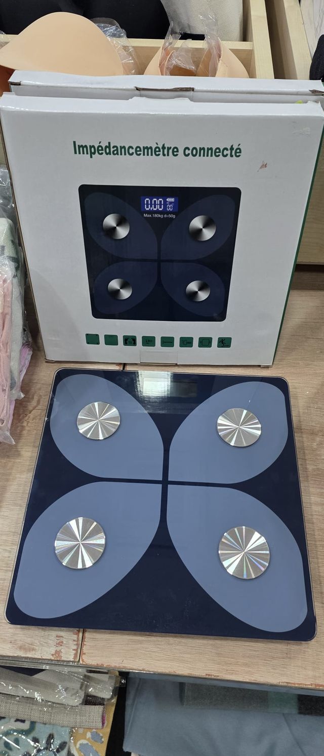 Impedanciómetro conectado - báscula inteligente