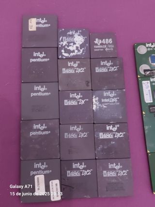 Microprocesadores Intel 486DX,pentium III y AMD At