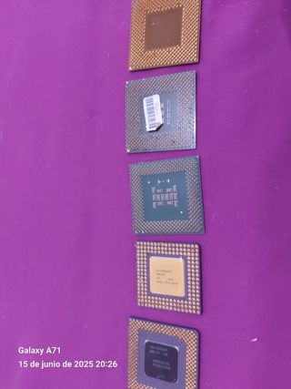 Microprocesadores Intel 486DX,pentium III y AMD At
