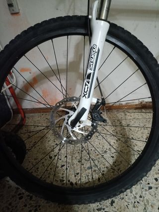 B-PRO M300 Bicicleta Aluminio