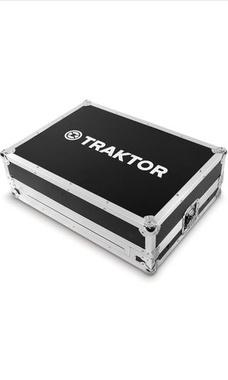 Traktor Kontrol S4 MKII + Flight Case + Decksaver
