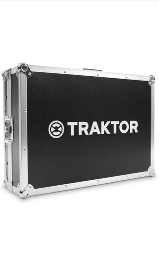 Traktor Kontrol S4 MKII + Flight Case + Decksaver