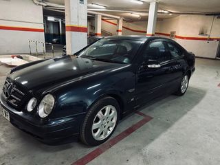 Mercedes-Benz  CLK 2001
