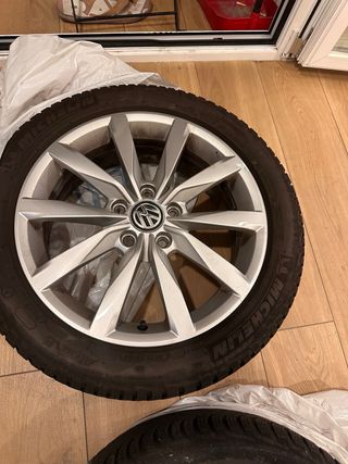 4 Llantas VW 18" Michelin