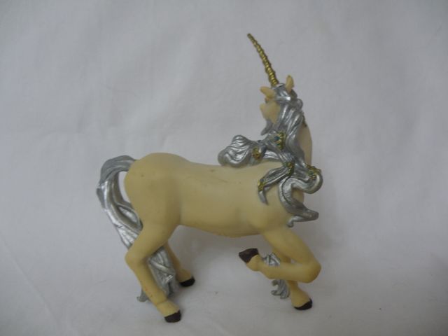 Figura Unicornio Plata Papo