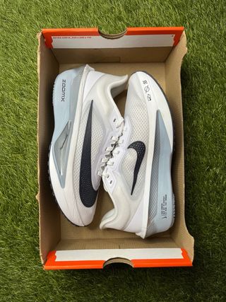 Nike Zoom Fly 6 / Blanco y Gris