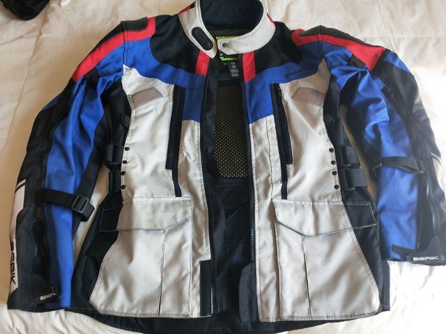 Chaqueta moto Berik Striker tricapa. Talla 52. 