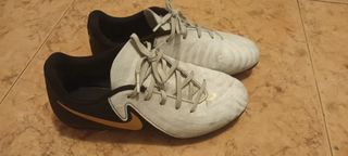 Botas fútbol Nike Jr. - Talla 34