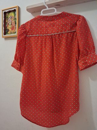 Blusa Kling - roja con lunares