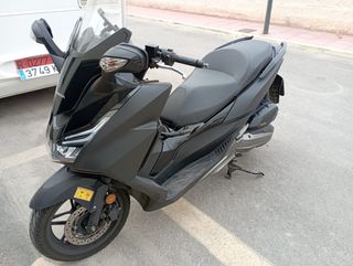 Honda Forza 125cc- Moto Scooter Negra