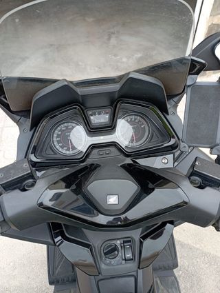 Honda Forza 125cc- Moto Scooter Negra