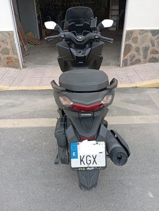 Honda Forza 125cc- Moto Scooter Negra