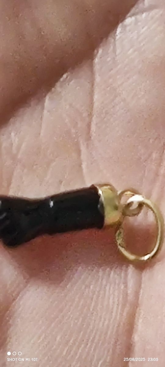 Colgante Mano Onix-Oro 18k