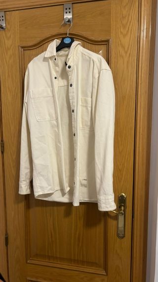Chaqueta vaquera Pull & Bear beige talla S