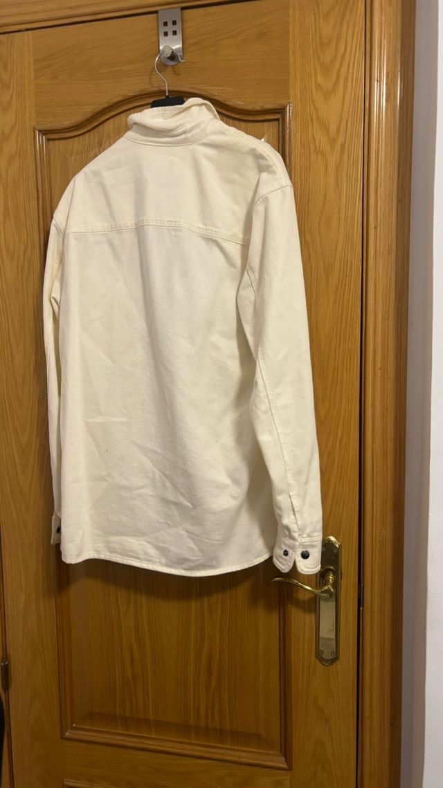 Chaqueta vaquera Pull & Bear beige talla S