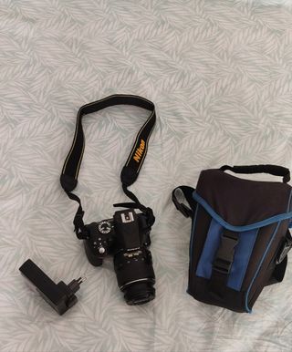 Cámara Nikon D3300 Negra en su caja