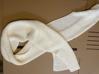 Bufanda blanca de punto