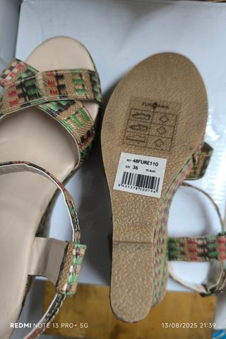 Sandalias y botines con cuña 