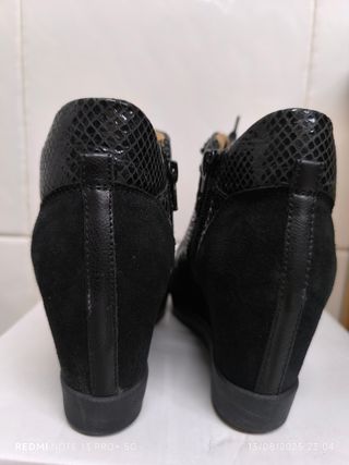 Sandalias y botines con cuña 