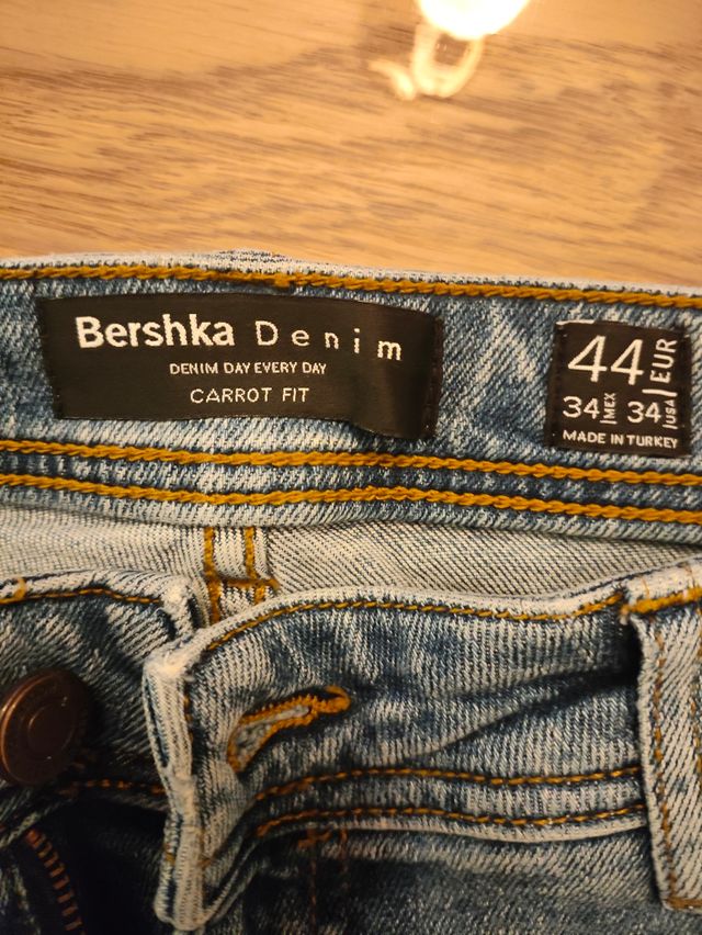 Jeans Zara rotos - Carrot Fit talla 44