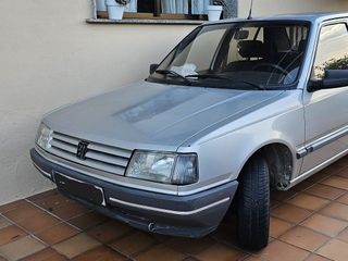 Peugeot 309 - Vehículo clásico funcionando