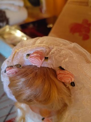 Muñeca porcelana novia