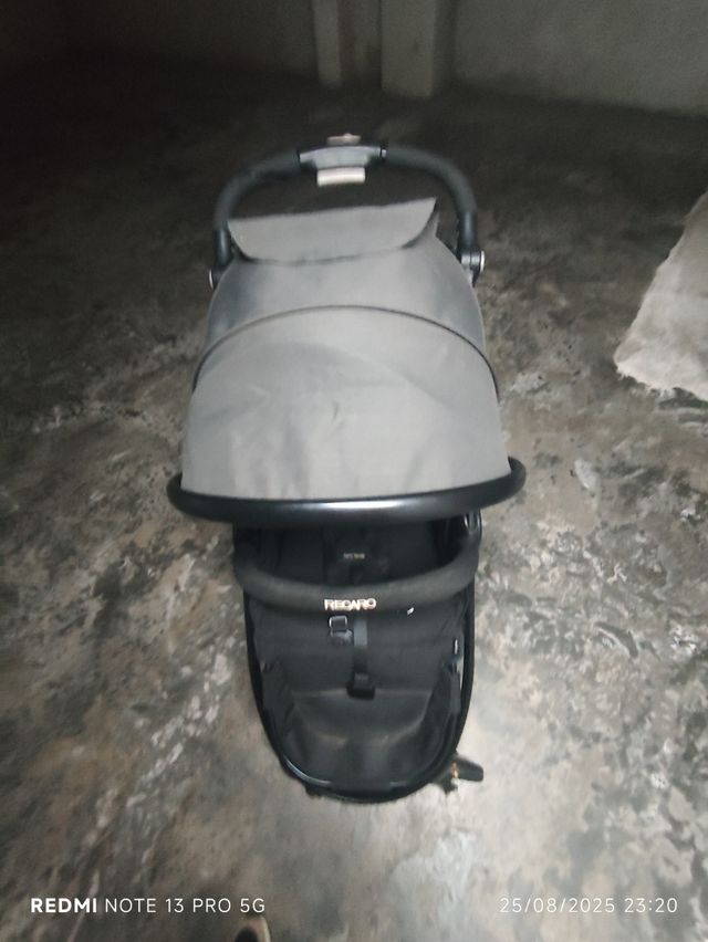 Carro paseo Recaro: ligero y cómodo + capazo
