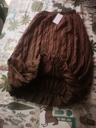 Zara falda con etiqueta, antes 29.95. Con medidas