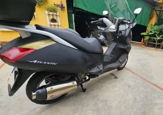 Aprilia Atlantic 250 - Scooter 2011