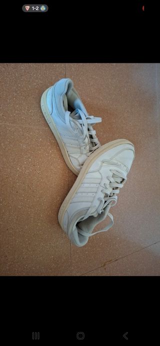 Zapatillas Adidas blancas talla 39