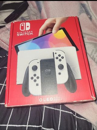 Nintendo Switch OLED - Blanca y Negra