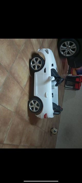 Coche Mercedes eléctrico infantil
