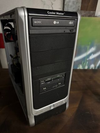 Torre PC Cooler Master - Plata & Negra