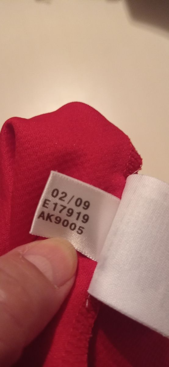 Camiseta Adidas roja sin mangas