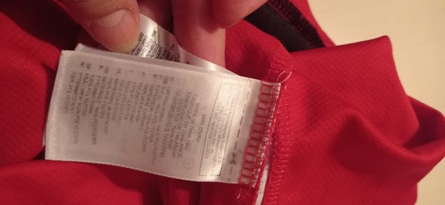 Camiseta Adidas roja sin mangas