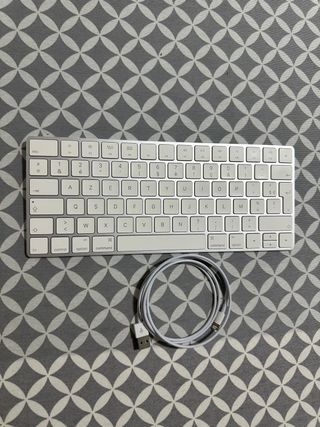 Teclado Apple Magic Keyboard 2 Gen. AZERTY