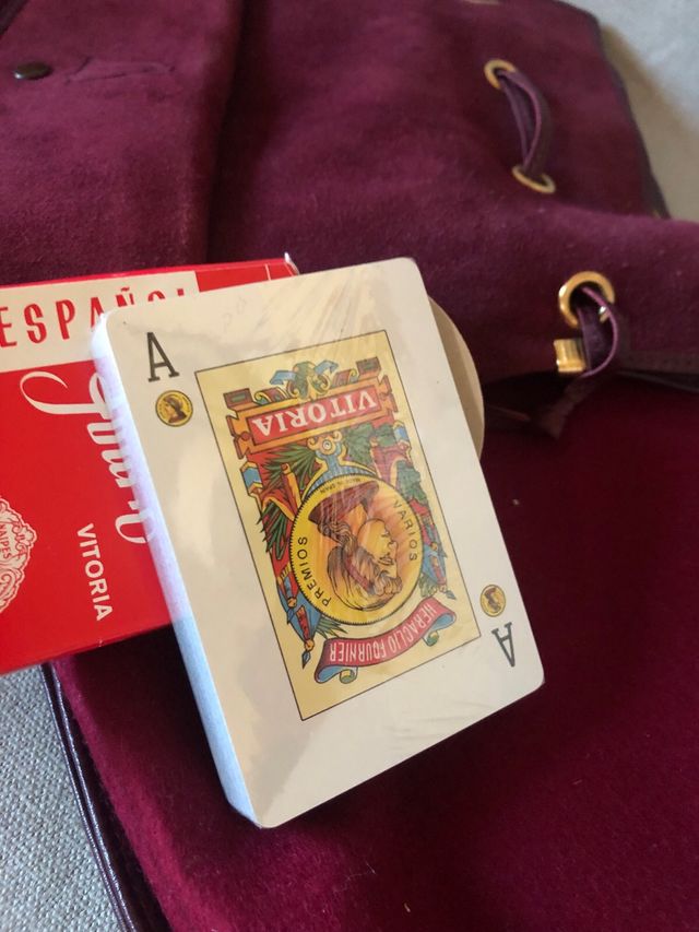 Conjunto de cartas, tapete, bolsa de transporte em pele