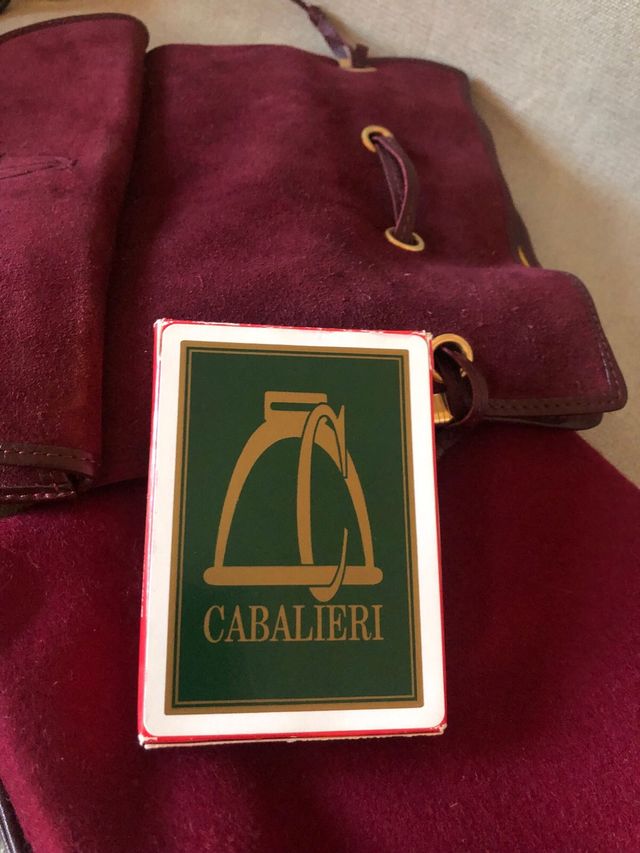 Conjunto de cartas, tapete, bolsa de transporte em pele