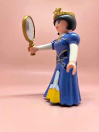 4 Princesas Playmobil: Vestidos y maletín rosa.
