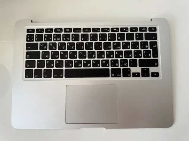Custodia superiore con tastiera per MacBook Air 13" A1466